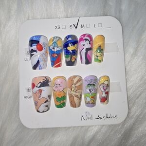 Looney Toon Character Press On Nail Set